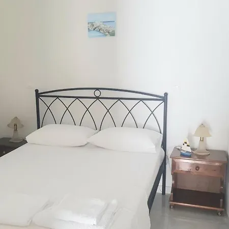 Potter'S Apartment/40 Meters From The Beach Kamares  Exterior photo