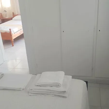 Potter'S Apartment/40 Meters From The Beach Kamares  Exterior photo
